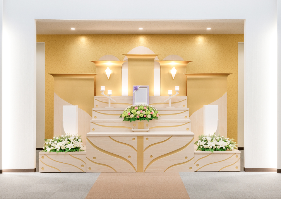 宇都宮市にある、北関東互助センターの家族葬プラン60の式場祭壇(生花なしバージョン)の画像